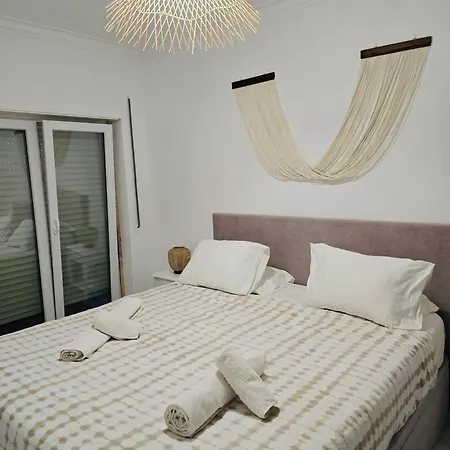 1 Bedroom Seaview With Private Balcony, 5 Min From Costa da Caparica