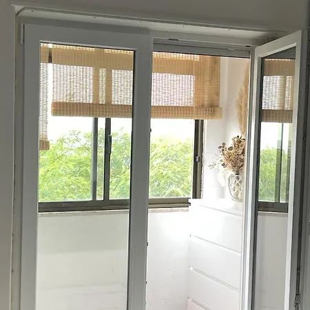 1 Bedroom Seaview With Private Balcony, 5 Min From Costa da Caparica