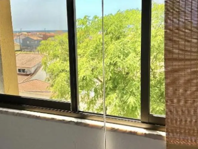 1 Bedroom Seaview With Private Balcony, 5 Min From Apartment *